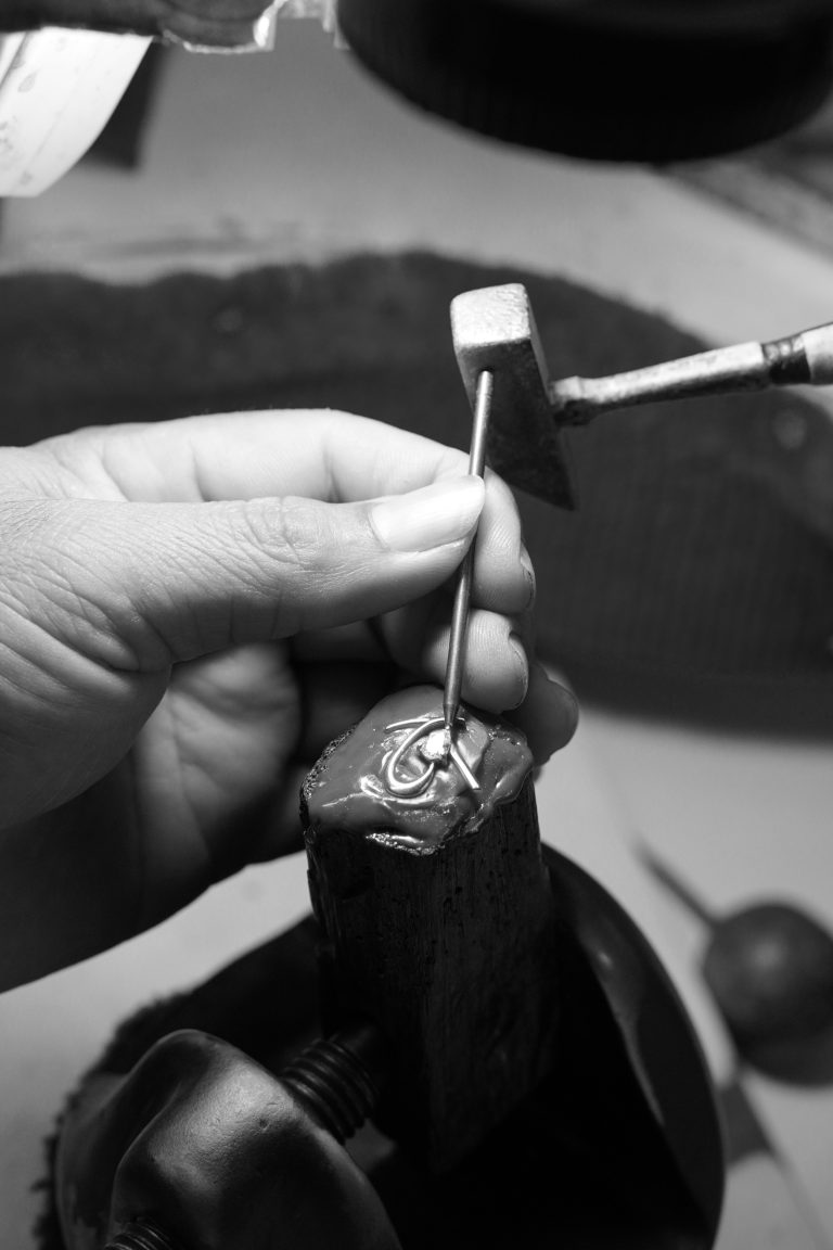 Taana craftmanship setting